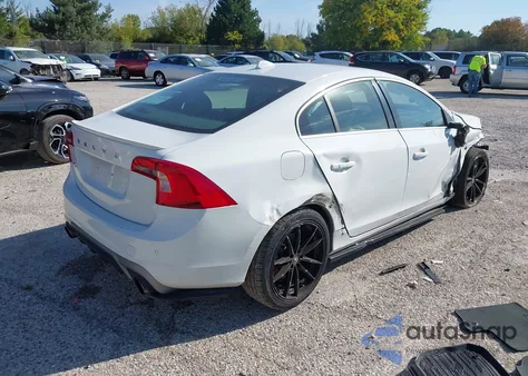 2016 Volvo S60 T5 R-Design Special Edition z USA, uszkodzony, nr VIN YV126MFP6G2394583